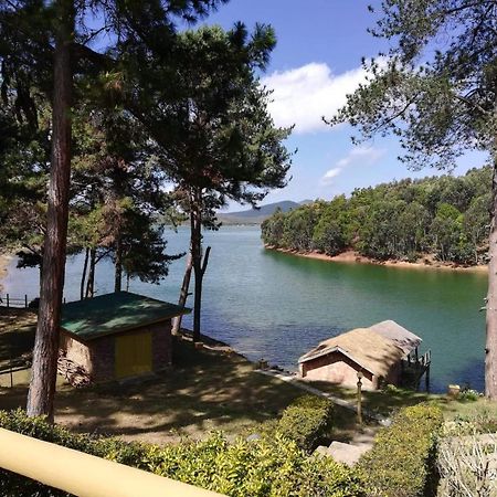 Le Chateau Du Lac De Mantasoa Exteriör bild