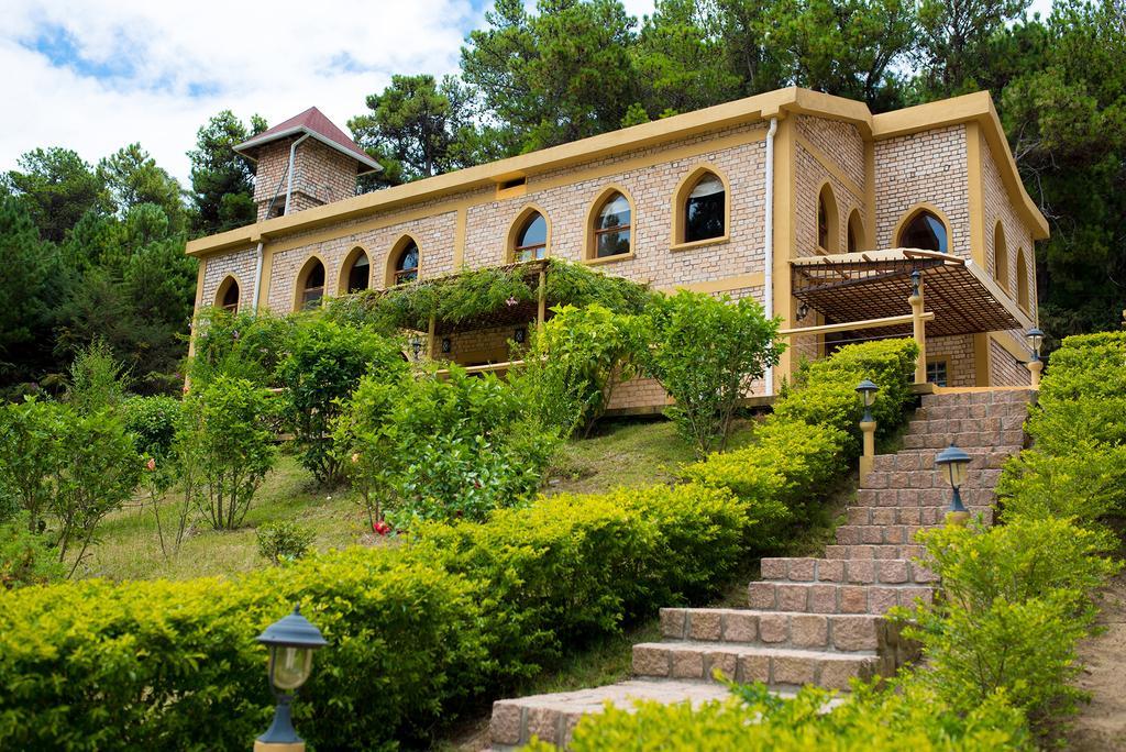 Le Chateau Du Lac De Mantasoa Exteriör bild